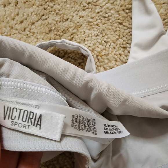 Victoria's Secret Sports Bra XS off white color - Picture 7 of 8